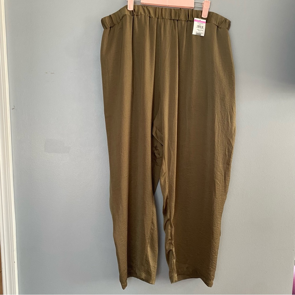 ASOS Design Tan Shiny Wide Leg Pants Women’s SZ 18.
